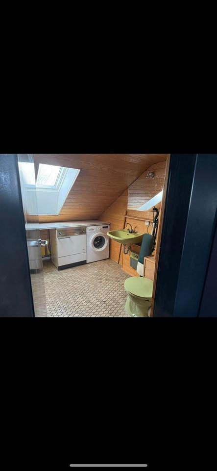 Wohnen mit Wohlfühlfaktor – Dachgeschosswohnung mit Kamin und Ankleidezimmer zimmer