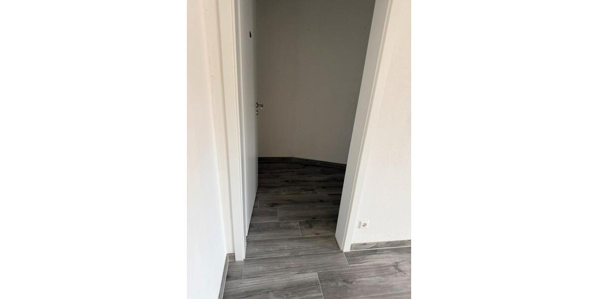 Erdgeschoßwohnung Villingen-Schwenningen Schwenningen - 4 Zimmer, 128 m&sup2;, 1.500&euro; | Angebot:26006377