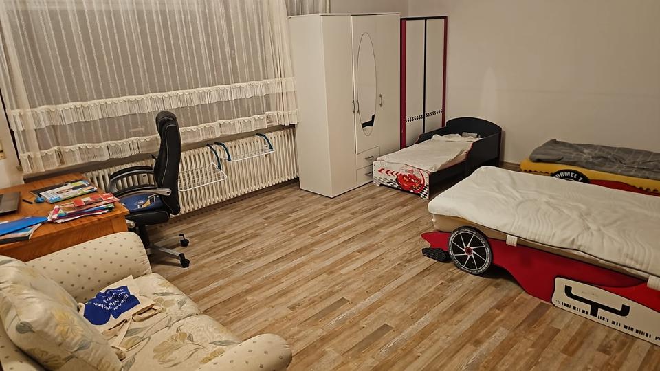 Etagenwohnung Thannhausen - 4 Zimmer, 125 m&sup2;, 1.200&euro; | Angebot:26022252