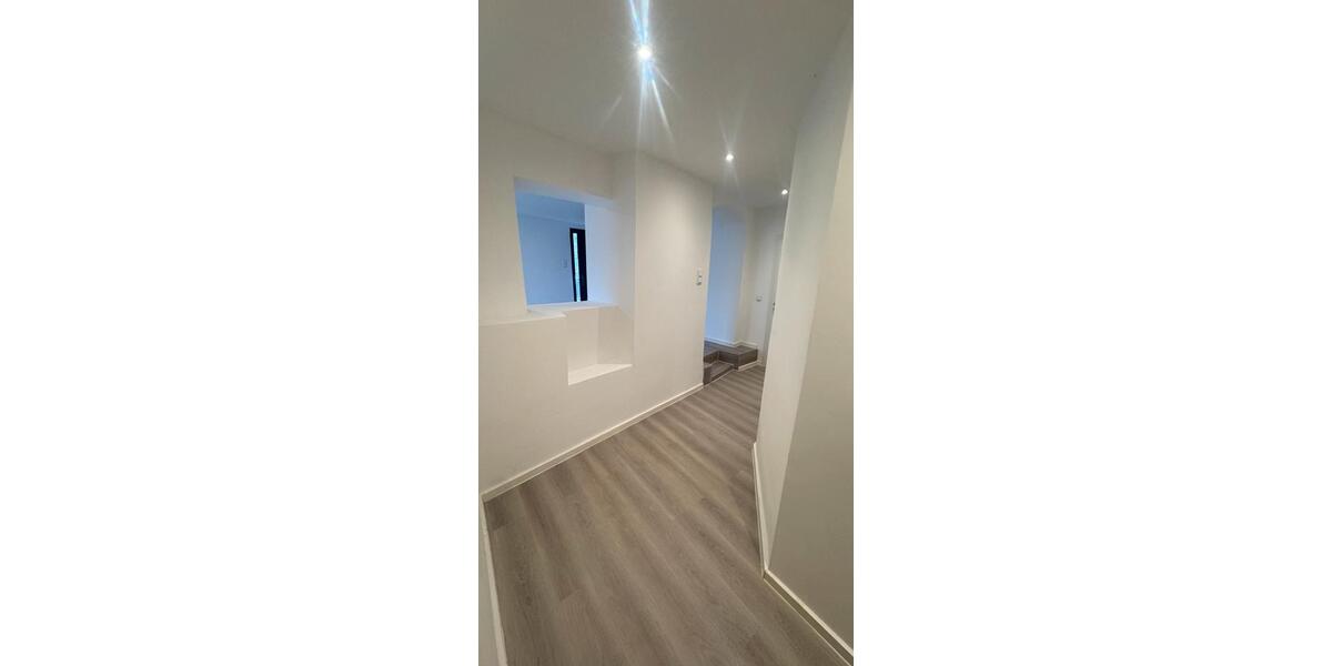 Dachgeschoßwohnung Bernkastel-Kues Kues - 4 Zimmer, 120 m&sup2;, 850&euro; | Angebot:24795438