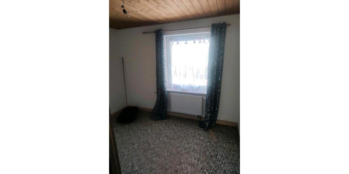 Erdgeschoßwohnung Wackersdorf - 3 Zimmer, 75 m&sup2;, 750&euro; | Angebot:26427259