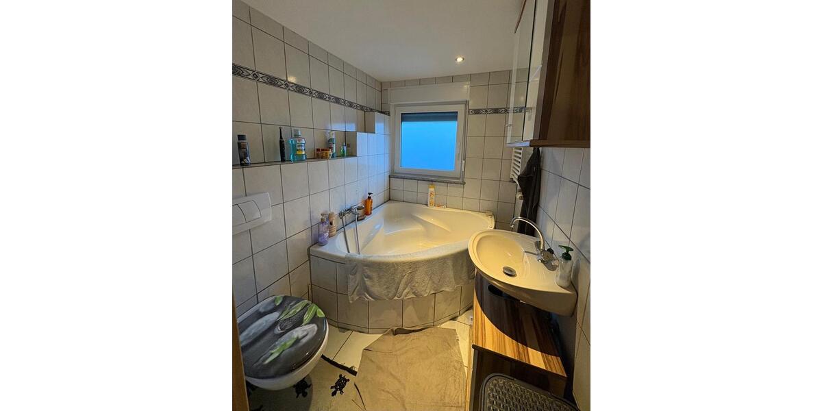 Dachgeschoßwohnung Essen Stadtbezirk VI - 4 Zimmer, 89 m&sup2;, 1.050&euro; | Angebot:24829746