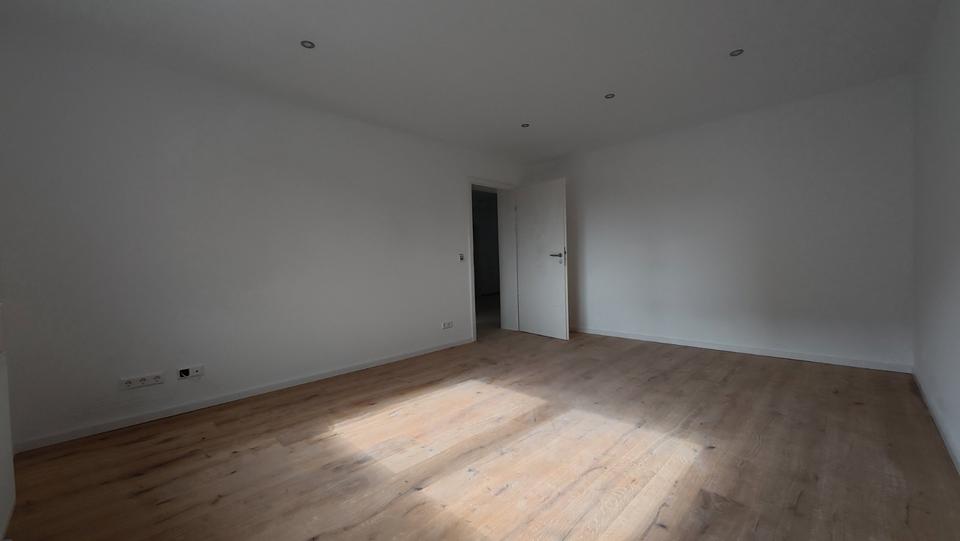 Etagenwohnung Mannheim Rheinau - 4.5 Zimmer, 106 m&sup2;, 1.700&euro; | Angebot:26254450