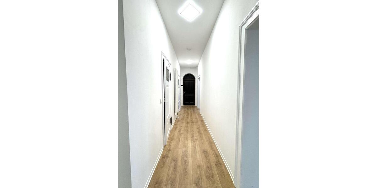 Dachgeschoßwohnung Magdeburg - 4 Zimmer, 134 m&sup2;, 1.229&euro; | Angebot:25510421