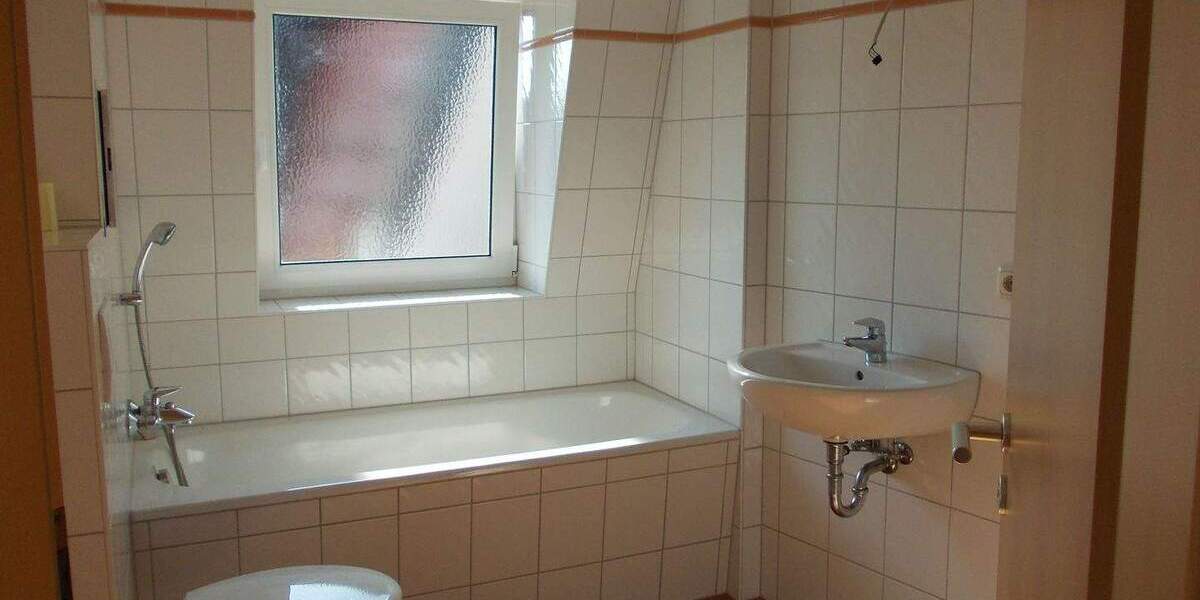 Etagenwohnung Gera Innenstadt - 4 Zimmer, 98 m&sup2;, 780&euro; | Angebot:25107779