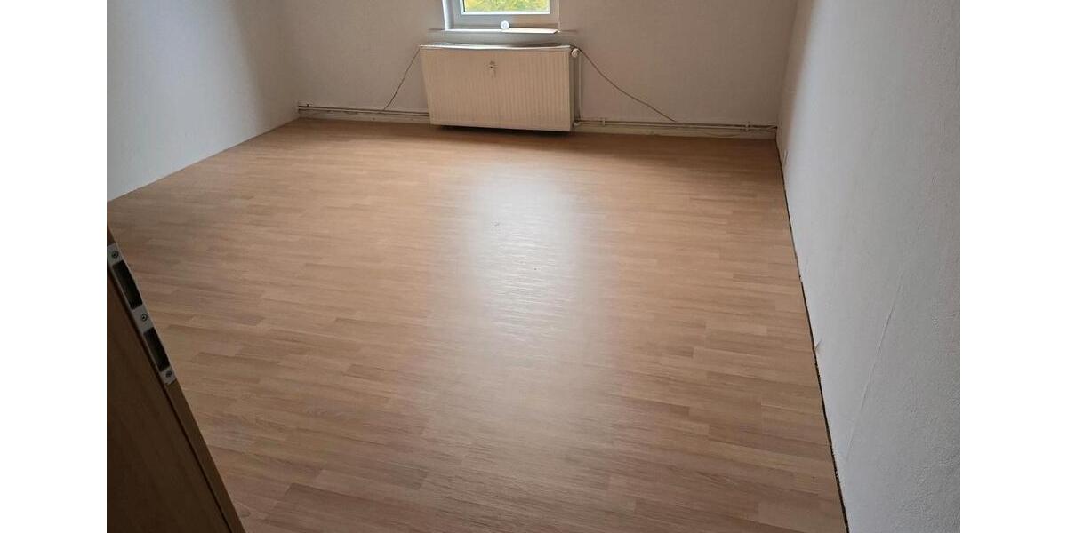 Etagenwohnung Uetze - 4 Zimmer, 130 m&sup2;, 1.150&euro; | Angebot:23272612