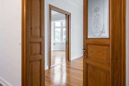 Wohnung Wiesbaden Südost - 5 Zimmer, 165 m&sup2;, 3.000&euro; | Angebot:26999572