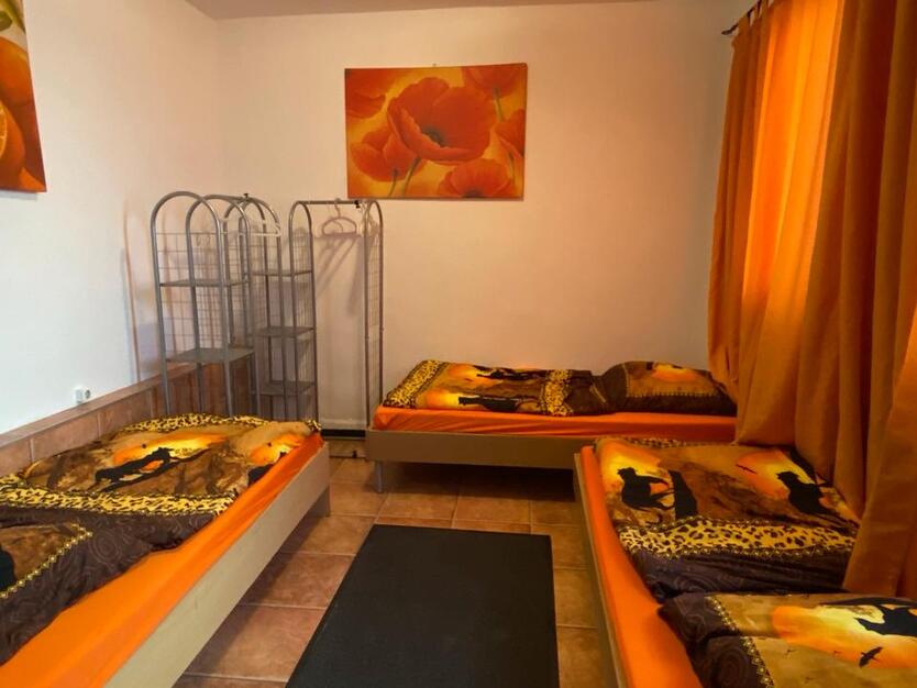 Preiswerte Monteurwohnung Monteurzimmer in Stuttgart-Feuerbach zimmer