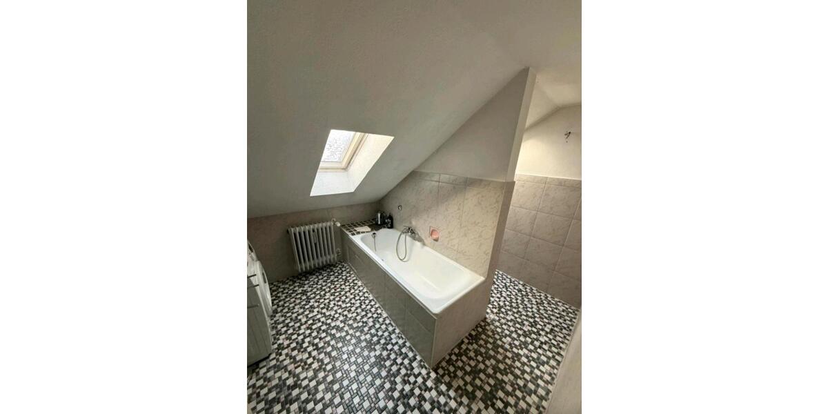 Dachgeschoßwohnung Neuendettelsau - 2 Zimmer, 65 m&sup2;, 845&euro; | Angebot:24803921