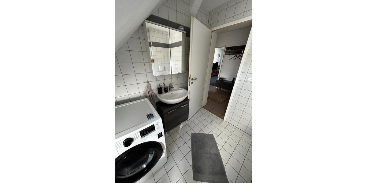 Dachgeschoßwohnung Oelsnitz (Erzgebirge) - 2.5 Zimmer, 70 m&sup2;, 430&euro; | Angebot:25056540
