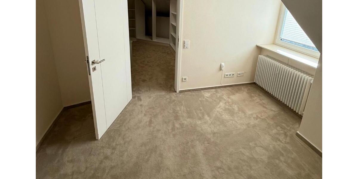 Dachgeschoßwohnung Koblenz - 4 Zimmer, 105 m&sup2;, 1.300&euro; | Angebot:25918961