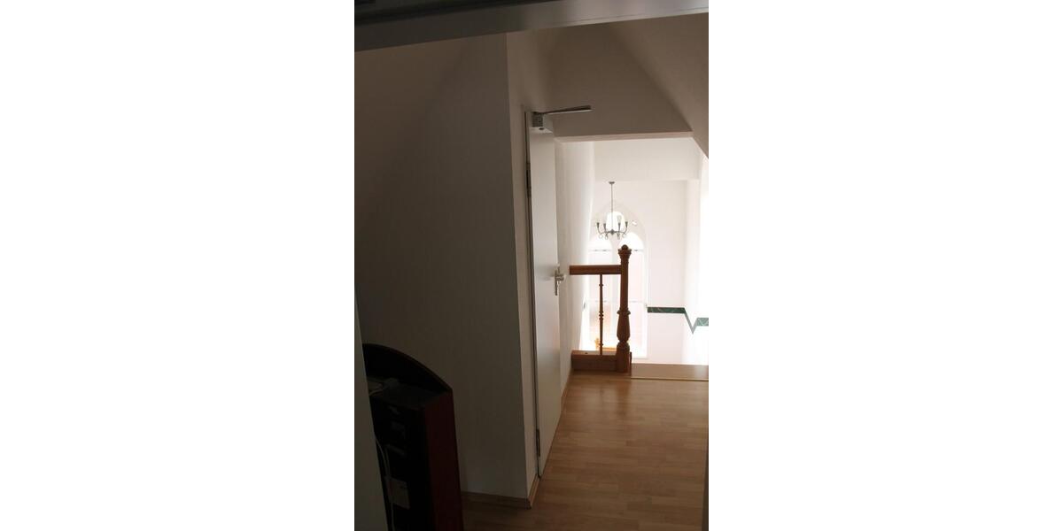 Ausgefalle Wohnung im Zentrum LinzRhein im hist. Schulgebäude 3 zimmer