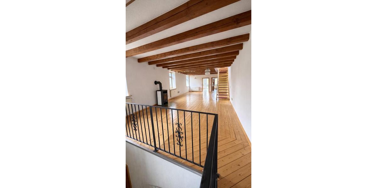 Etagenwohnung Einbeck - 4 Zimmer, 150 m&sup2;, 1.050&euro; | Angebot:26021990