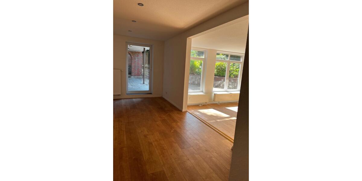 Wunderschön renovierte 2 Zimmerwohnung mit großer Terrasse nach Süden! 2 zimmer