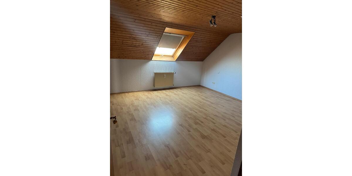 Dachgeschoßwohnung Losheim am See - 4 Zimmer, 100 m&sup2;, 900&euro; | Angebot:26165327