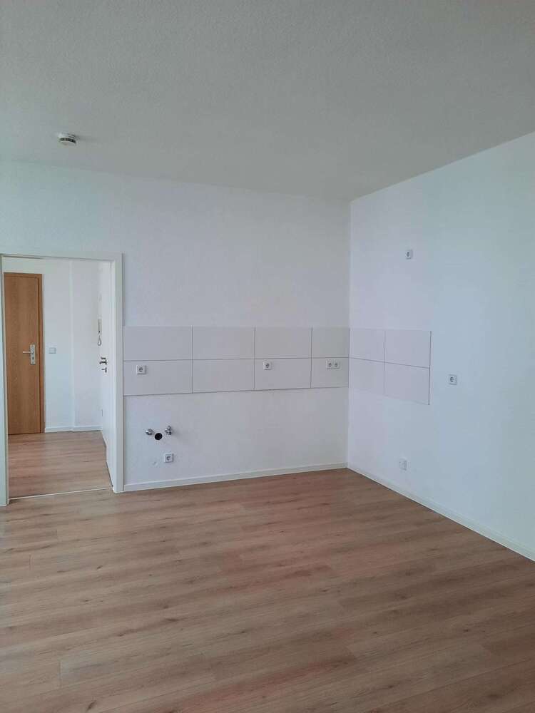 helle 2-Zimmer Wohnung *frisch renoviert* in zentraler Lage ***1 Monat Kaltmietenfrei***