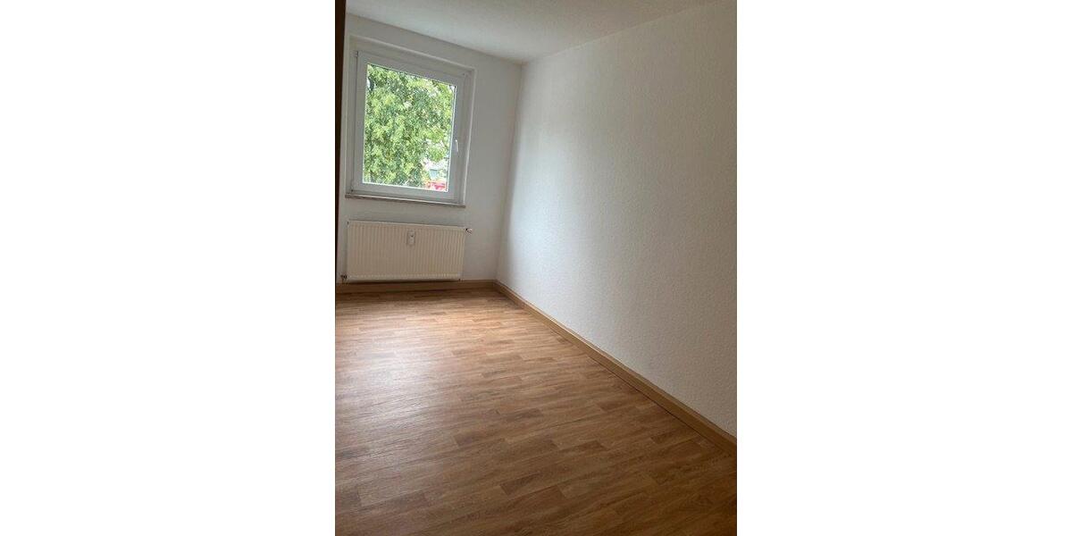 Etagenwohnung Hohenmölsen - 3 Zimmer, 60 m&sup2;, 280&euro; | Angebot:25991449