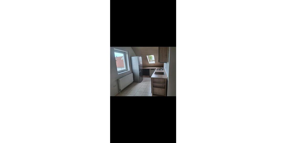 Dachgeschoßwohnung Schierling - 4 Zimmer, 100 m&sup2;, 1.050&euro; | Angebot:26614912