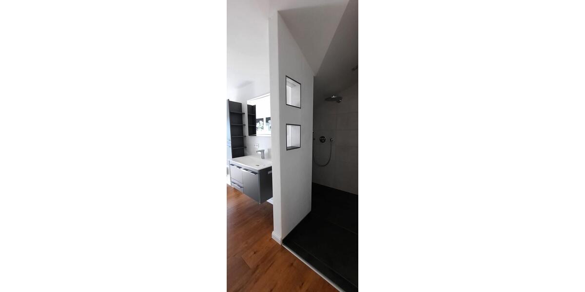 Dachgeschoßwohnung Kümmersbruck - 2.5 Zimmer, 65 m&sup2;, 1.280&euro; | Angebot:26340119