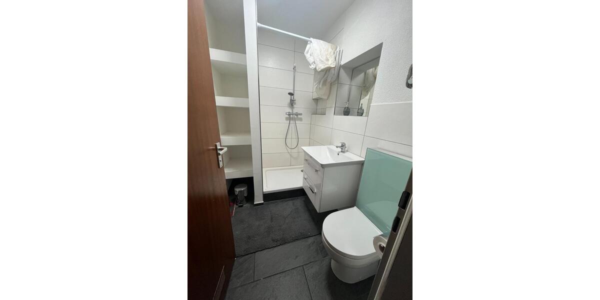 Etagenwohnung Konstanz Allmannsdorf - 1 Zimmer, 107 m&sup2;, 720&euro; | Angebot:24678665