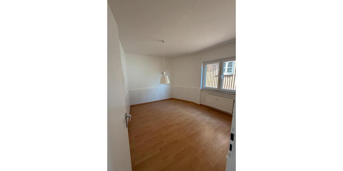 Etagenwohnung Grünberg - 2 Zimmer, 75 m&sup2;, 750&euro; | Angebot:26323152