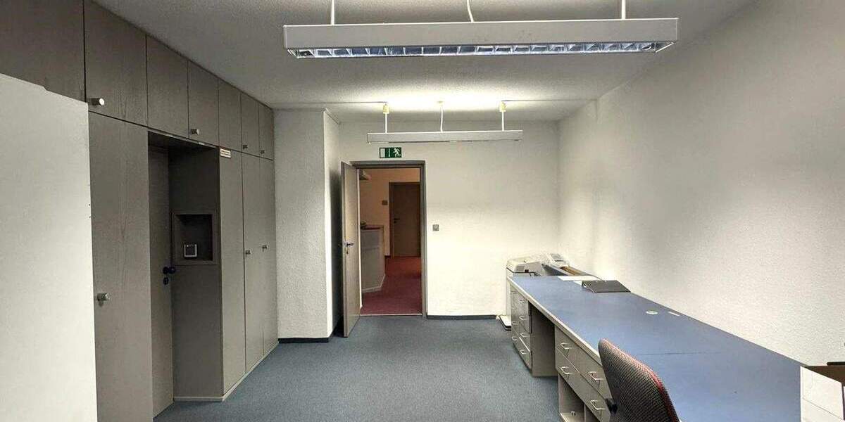 Gewerbeobjekt Bindlach - 8 Zimmer, 265 m&sup2;, 1.500&euro; | Angebot:25664523