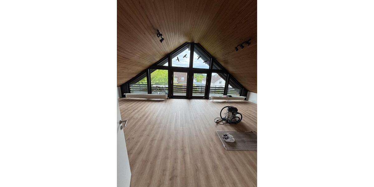 Dachgeschoßwohnung Kreuztal - 2 Zimmer, 75 m&sup2;, 750&euro; | Angebot:26691978