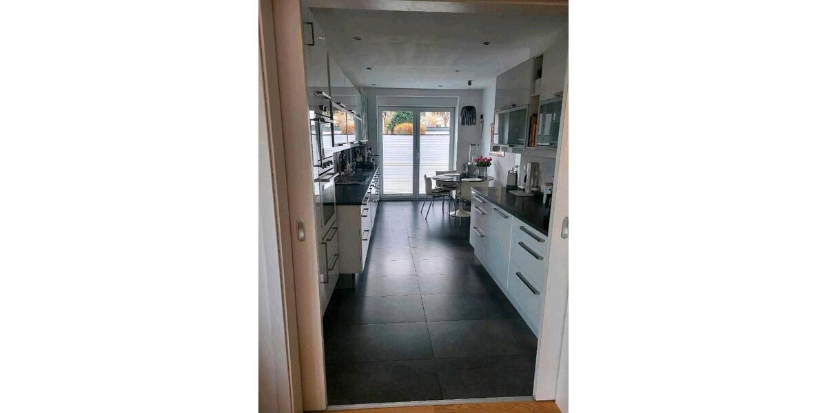 Wohnen auf Zeit Bonn Gronau - 10 Zimmer, 360 m&sup2;, 630&euro; | Angebot:26656257