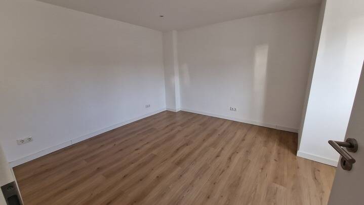 Etagenwohnung Mainz Weisenau - 2 Zimmer, 40 m&sup2;, 800&euro; | Angebot:26015189