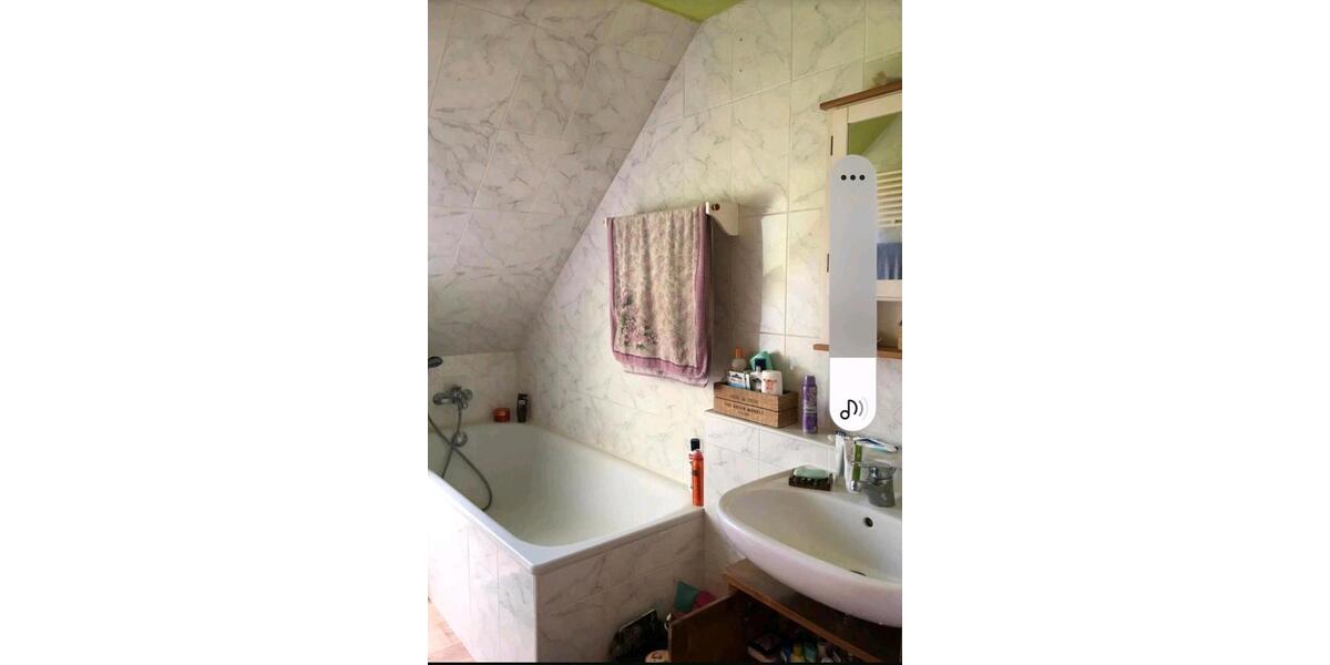 Dachgeschoßwohnung Arnstadt - 3 Zimmer, 76 m&sup2;, 900&euro; | Angebot:26003411