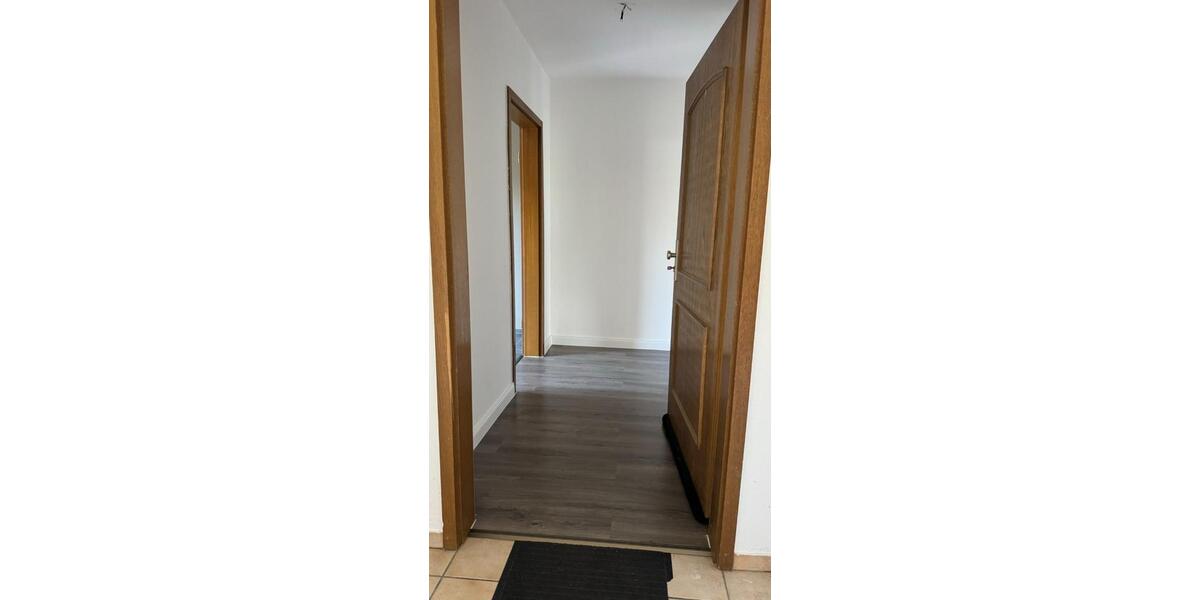 4-Zimmer Wohnung mit Balkon Einbauküche und separaten Eingang 4 zimmer