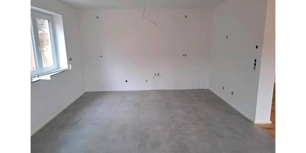 Erdgeschoßwohnung Nüdlingen - 5 Zimmer, 135 m&sup2;, 1.400&euro; | Angebot:26560532