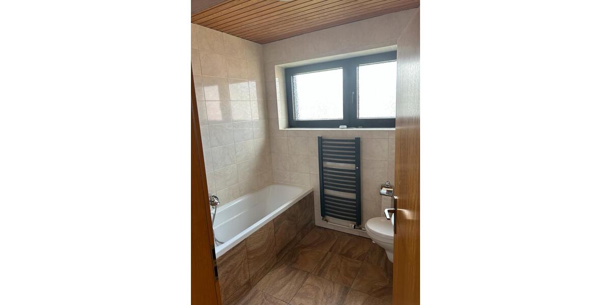 Dachgeschoßwohnung Garbsen - 4 Zimmer, 105 m&sup2;, 1.400&euro; | Angebot:26619839
