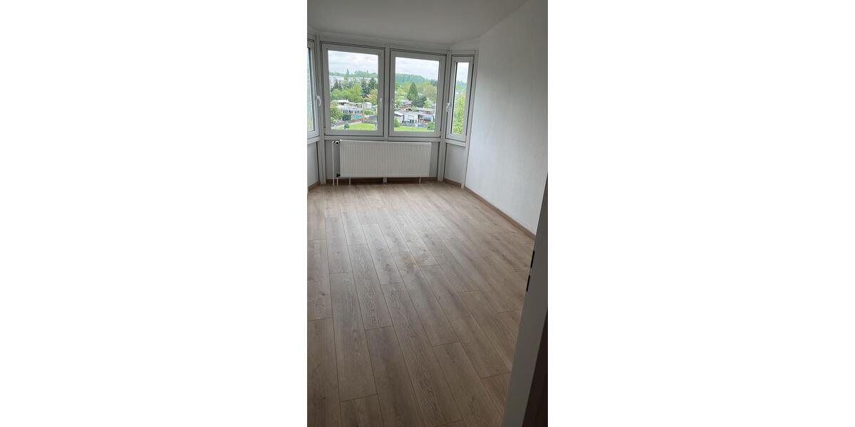 Dachgeschoßwohnung Bitterfeld-Wolfen Bitterfeld - 3 Zimmer, 70 m&sup2;, 734&euro; | Angebot:26460976
