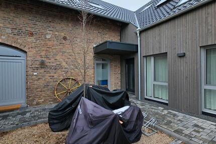 Exclusive Neubau 3,5 Zi. Wohnung, Dachg. + Galerie, großer Balkon 4 zimmer