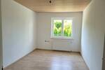 Helle Wohnung im Hochparterre eines neu renovierten 2-Parteien-Miethauses, mit Terrasse, Garten,etc!