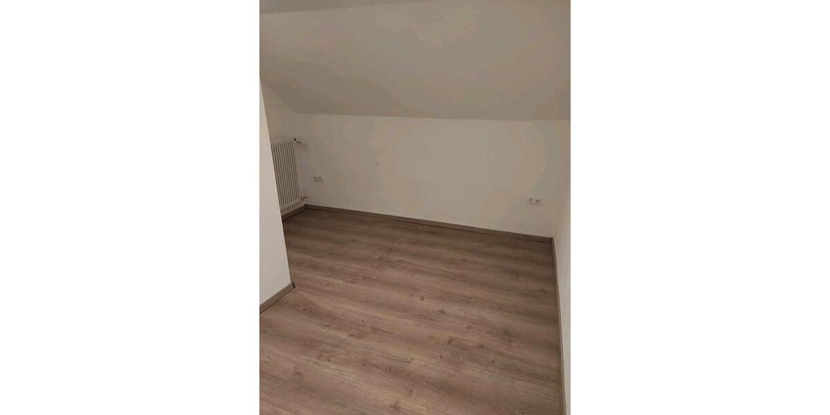 Einfamilienhaus Üttfeld - 7 Zimmer, 140 m&sup2;, 1.050&euro; | Angebot:24735854