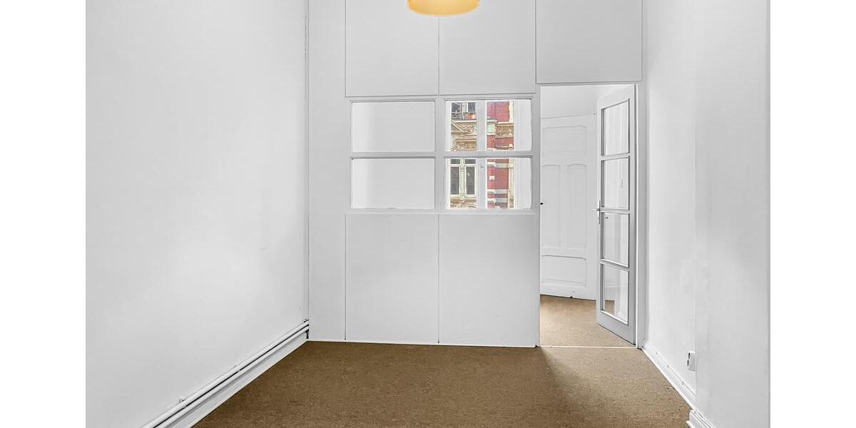 Repräsentative Altbau-Gewerbefläche mit 188 m² in Bestlage der List zimmer