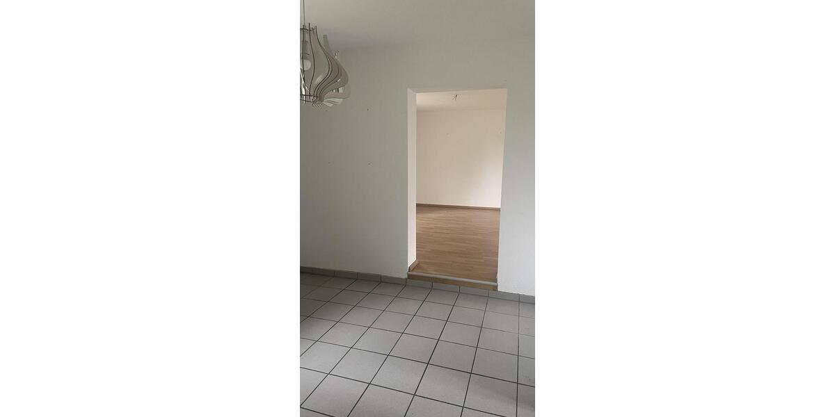 Etagenwohnung Lohmar - 2 Zimmer, 82 m&sup2;, 830&euro; | Angebot:26633961