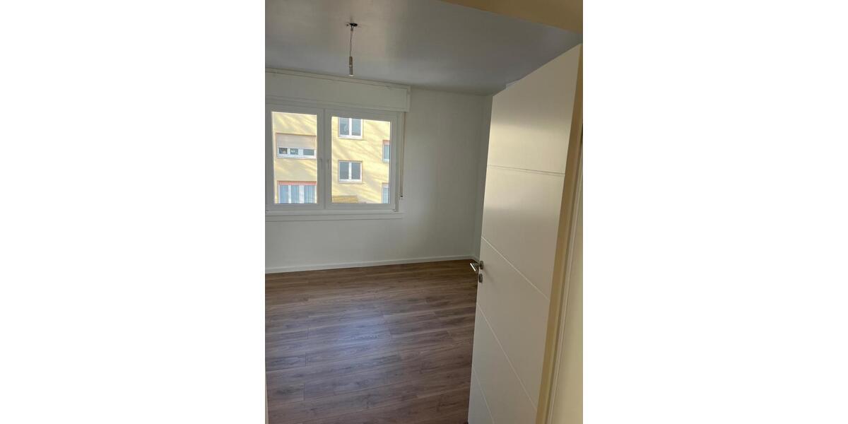 Etagenwohnung Frankfurt am Main Ost - 4 Zimmer, 90 m&sup2;, 1.800&euro; | Angebot:26429880