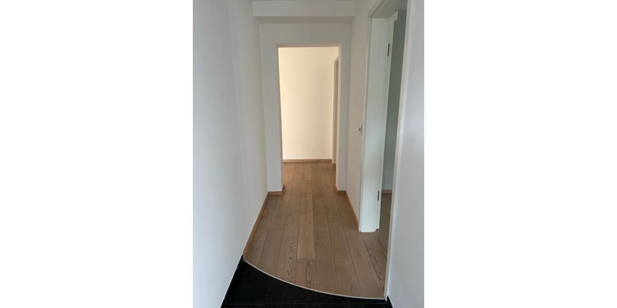 Etagenwohnung Wiesbaden Nordost - 2 Zimmer, 77 m&sup2;, 1.100&euro; | Angebot:24654727
