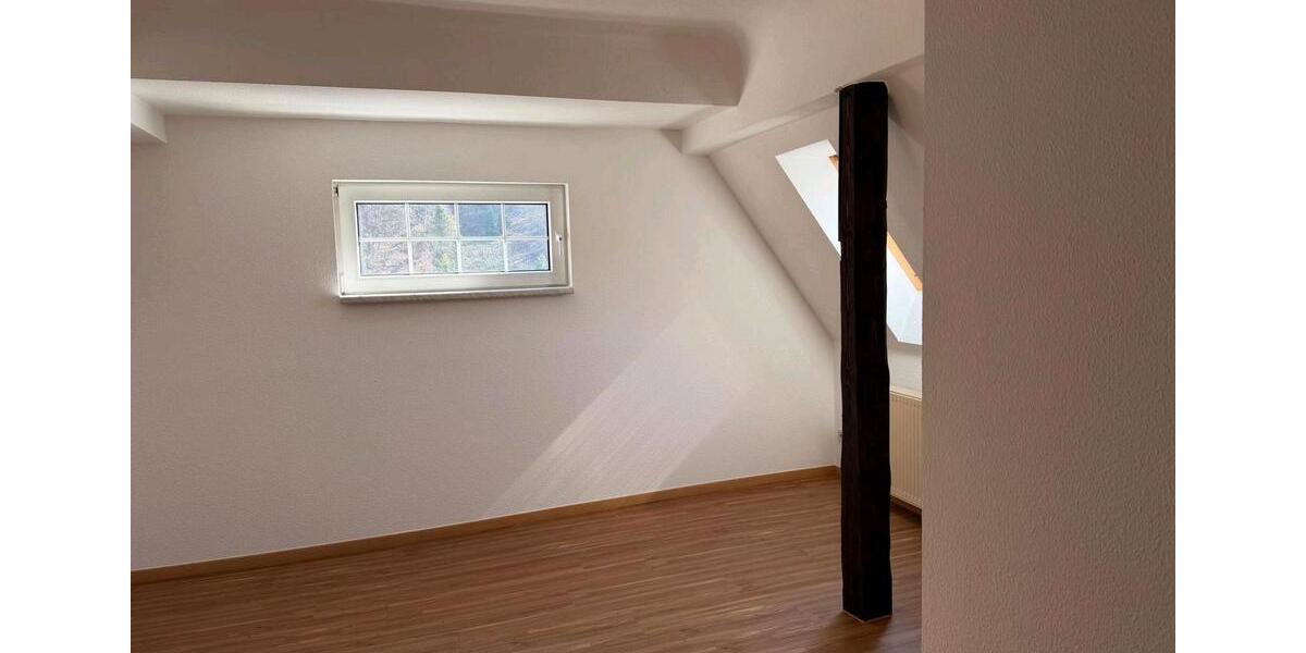 Etagenwohnung Schwarza - 5 Zimmer, 130 m&sup2;, 1.350&euro; | Angebot:25158380