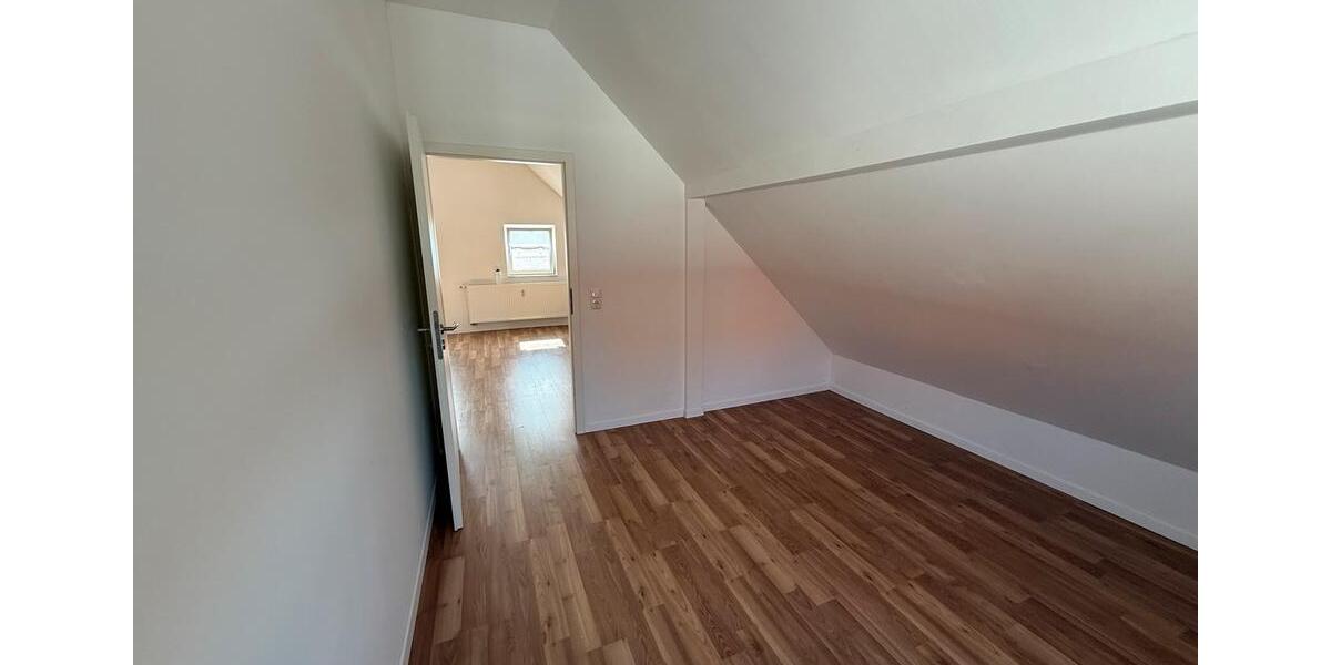 Dachgeschoßwohnung Weißenburg in Bayern - 3 Zimmer, 55 m&sup2;, 500&euro; | Angebot:26167504