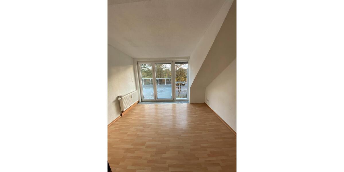 Dachgeschoßwohnung Böblingen Dagersheim - 4 Zimmer, 96 m&sup2;, 1.275&euro; | Angebot:25103972