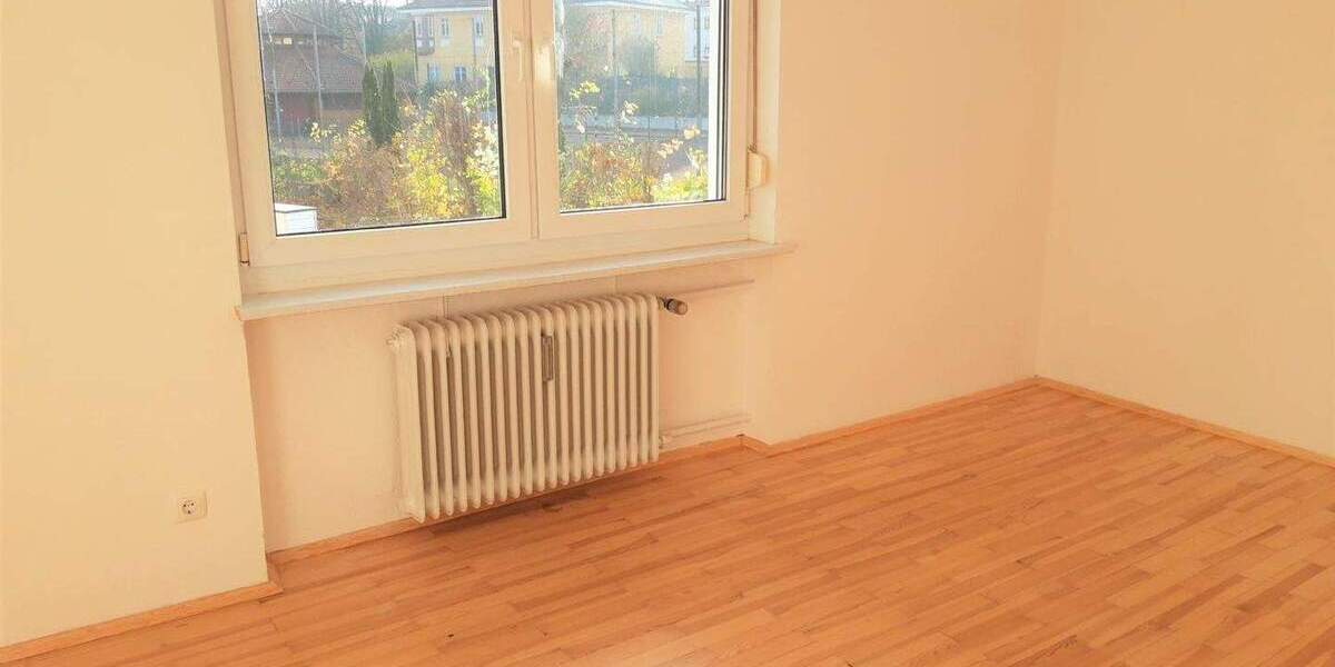Etagenwohnung Amberg - 3 Zimmer, 94 m&sup2;, 790&euro; | Angebot:25909111