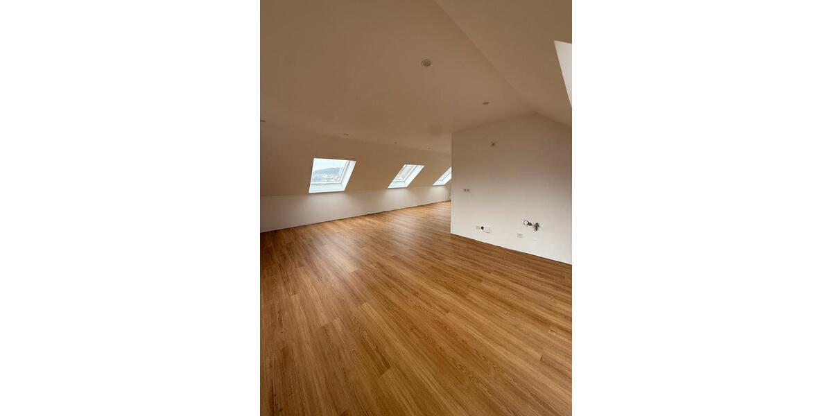 Dachgeschoßwohnung Saarbrücken Brebach-Fechingen - 2 Zimmer, 65 m&sup2;, 650&euro; | Angebot:25221728