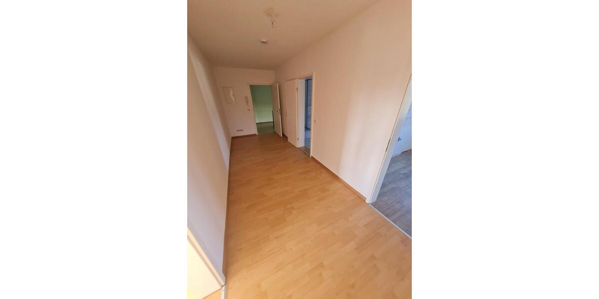 Dachgeschoßwohnung Burgstädt - 4 Zimmer, 92 m&sup2;, 460&euro; | Angebot:24398850