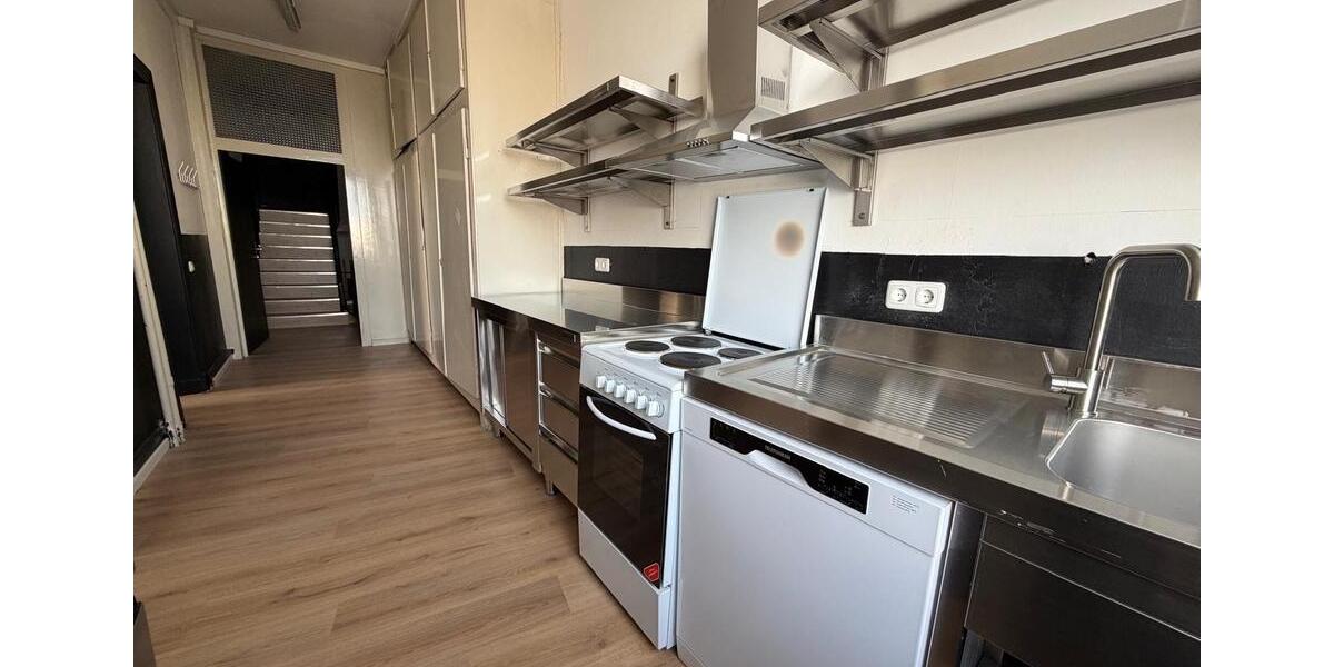 Wohnen auf Zeit Neuenrade - 7 Zimmer, 180 m&sup2;, 16&euro; | Angebot:24447625