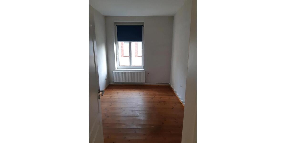 Etagenwohnung Parchim - 4 Zimmer, 120 m&sup2;, 800&euro; | Angebot:25882730