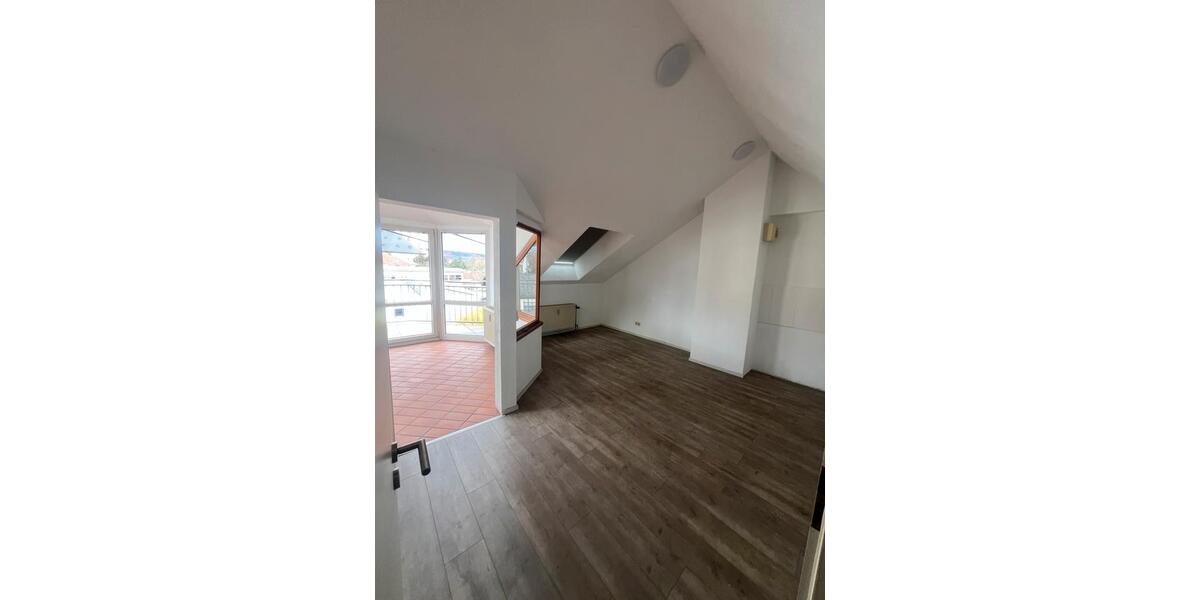 Dachgeschoßwohnung Völklingen - 3 Zimmer, 110 m&sup2;, 950&euro; | Angebot:25589315